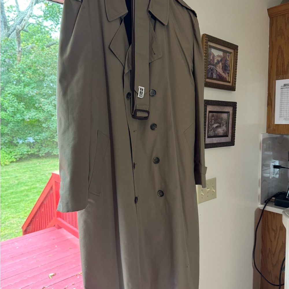 Men's London Fog Tan Trench Coat size 40L